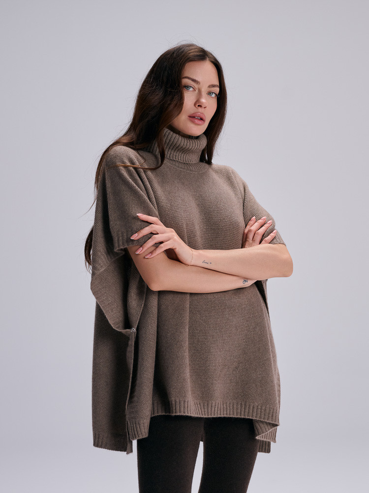 PONCHO MIT ROLLKRAGEN AUS KASCHMIR