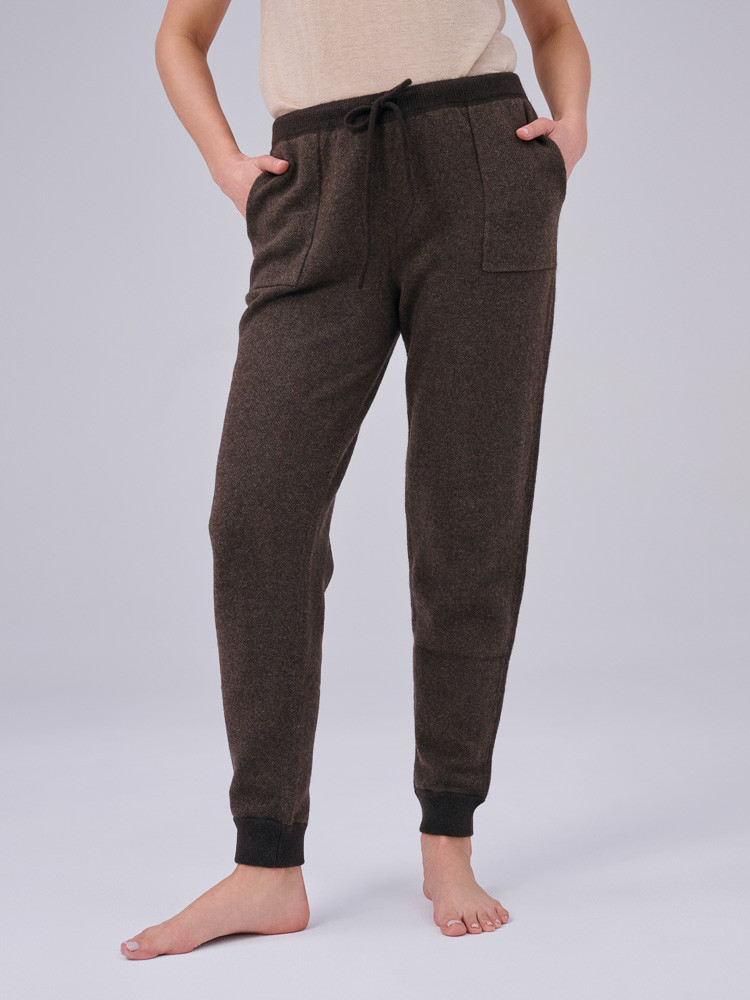 DAMENHOSE AUS YAKWOLLE