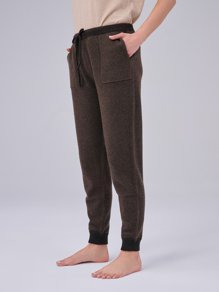 DAMENHOSE AUS YAKWOLLE