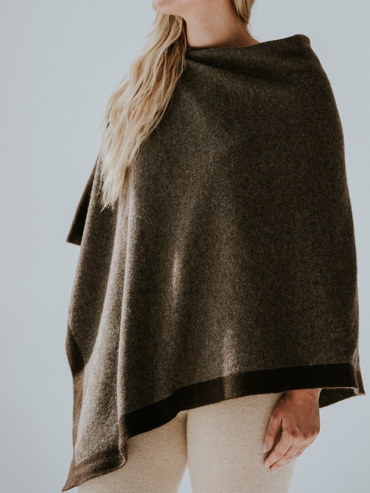 PONCHO AUS YAKWOLLE...
