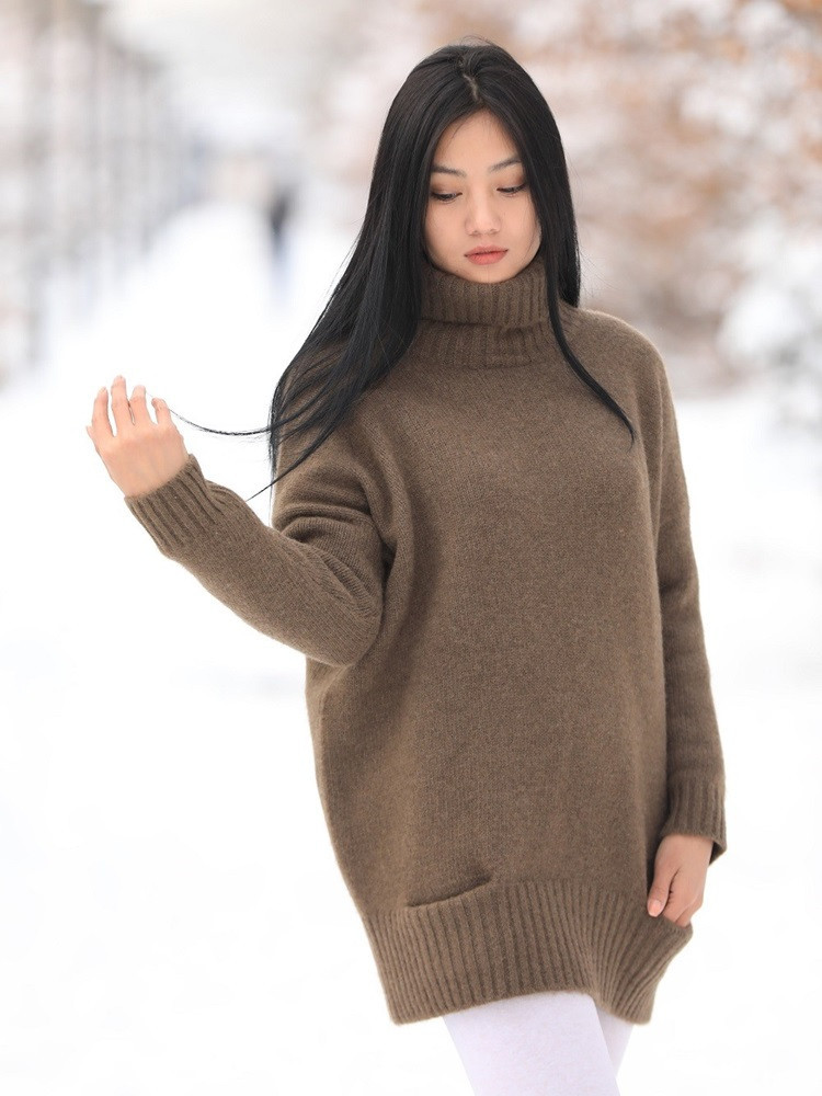 DAMEN-ROLLKRAGENPULLOVER AUS YAKWOLLE IN ÜBERGRÖSSE