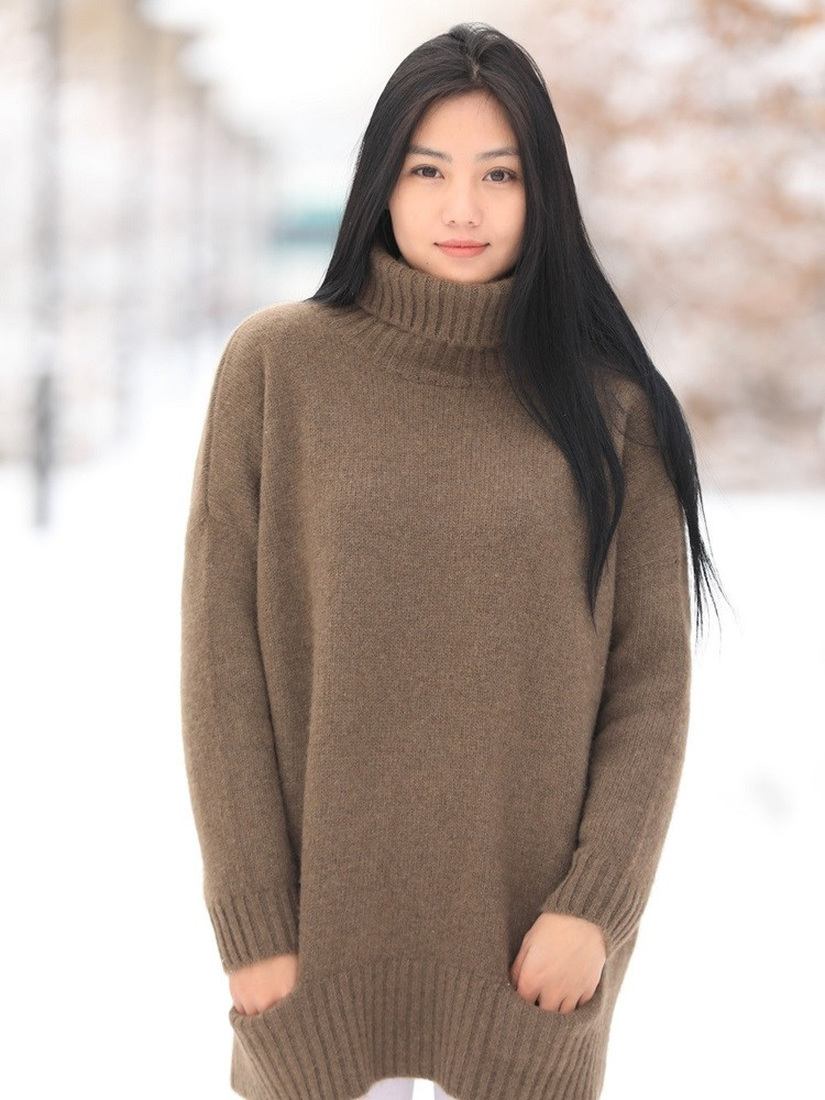 DAMEN-ROLLKRAGENPULLOVER AUS YAKWOLLE IN ÜBERGRÖSSE