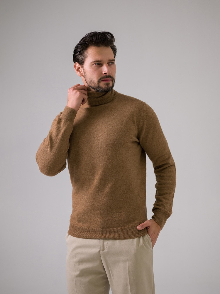 ROLLKRAGENPULLOVER AUS KAMELWOLLE