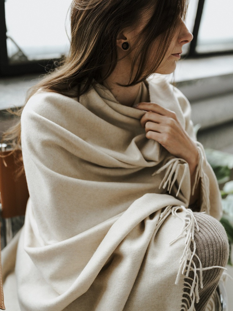 DECKE AUS 100% KASCHMIR HELLBEIGE