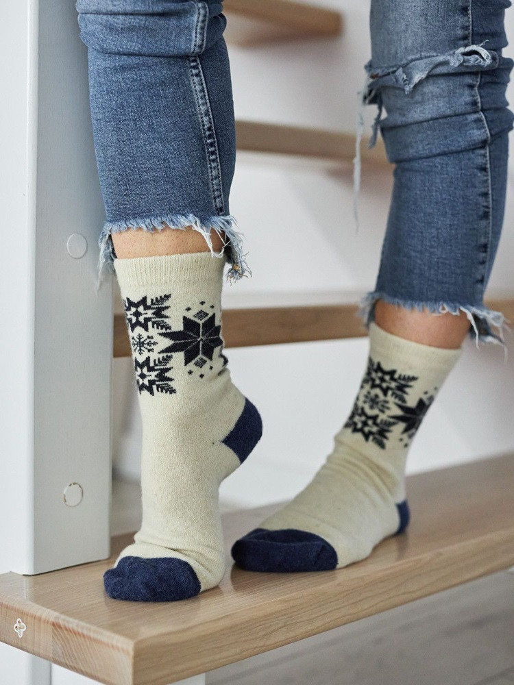 SOCKEN AUS 100 % WOLLE MONGOLOISCHER SCHAFE SCHNEEFLOCKENMUSTER