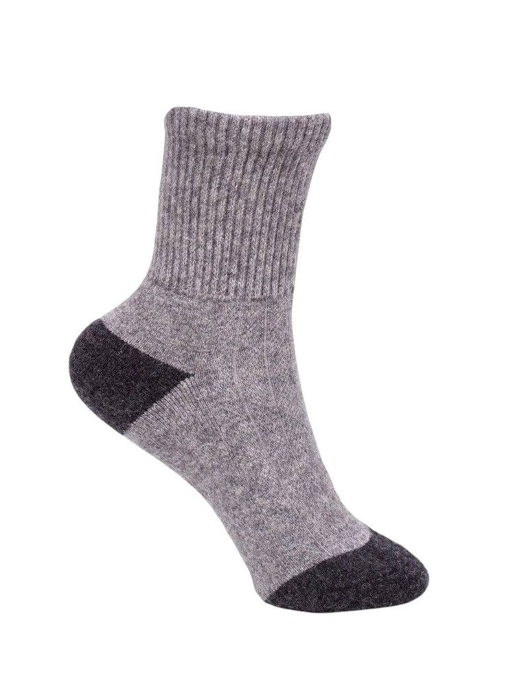 SOCKEN AUS MONGOLISCHER SCHAFWOLLE GRAU