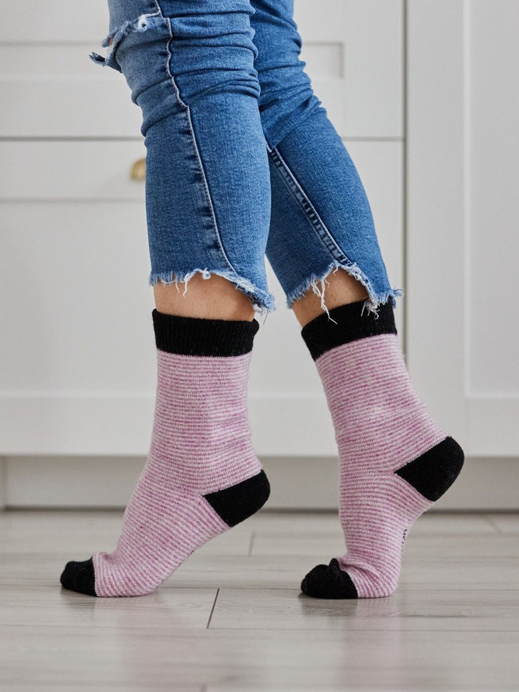 SOCKEN AUS WOLLE MONGOLOISCHER SCHAFE MIT ROSA STREIFEN