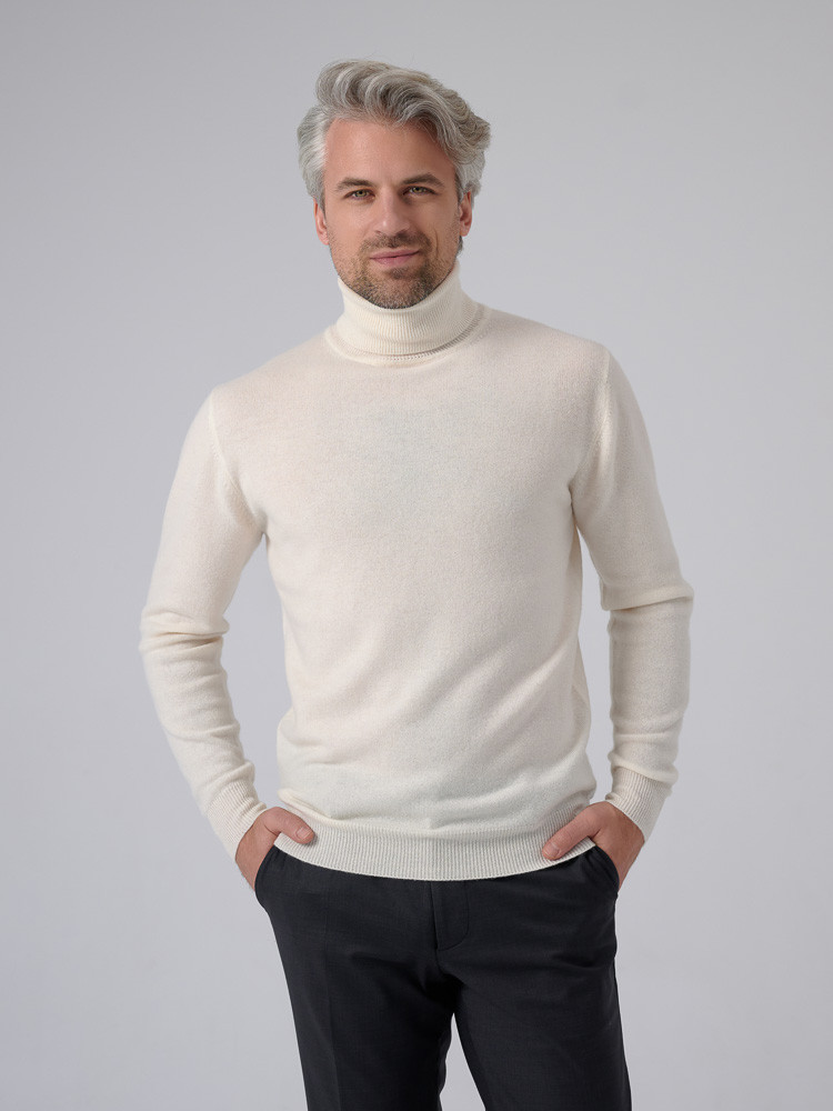 WEISSER ROLLKRAGENPULLOVER...