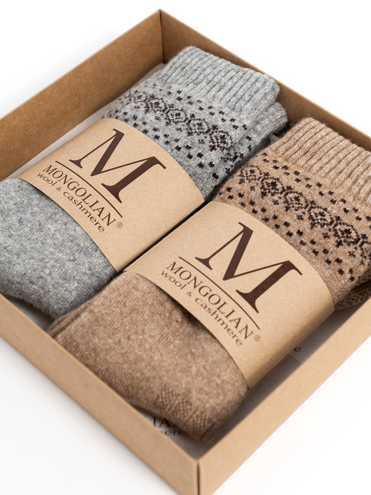 SET AUS HOHEN SOCKEN AUS SCHAFWOLLE UNISEX