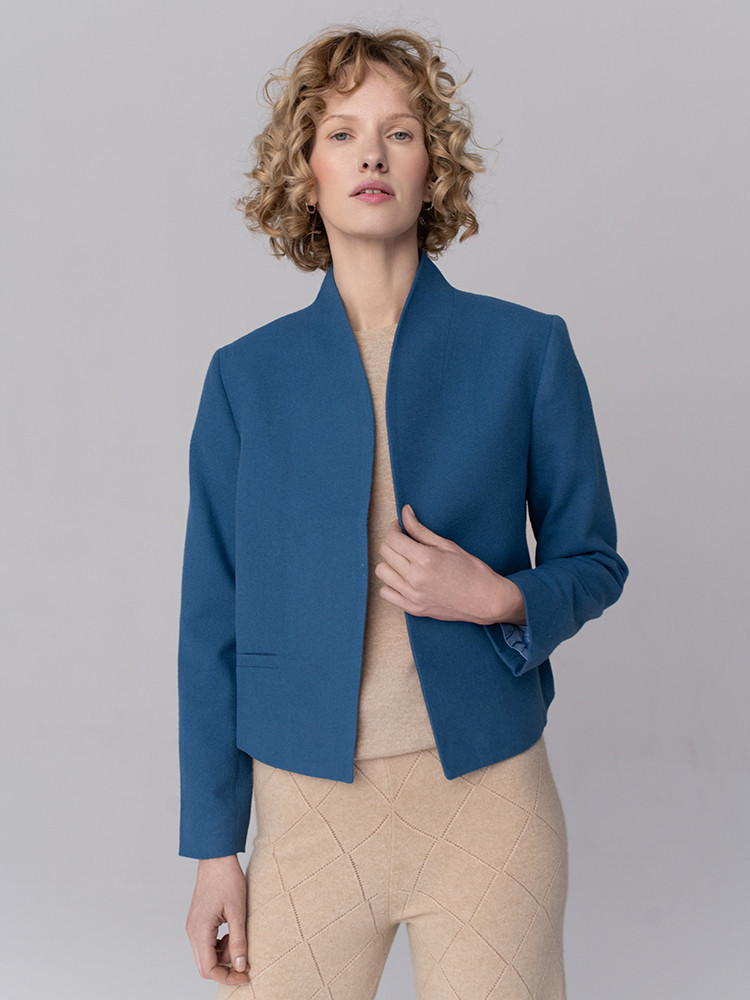 KURZER BLAZER AUS YAKWOLLE