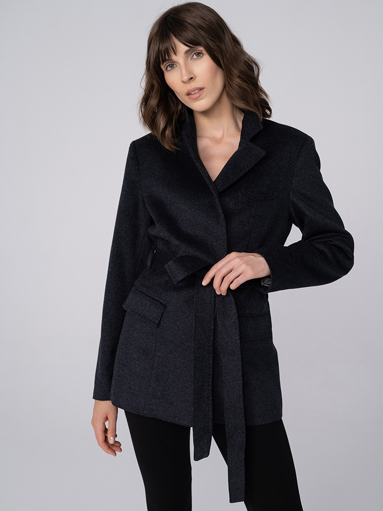 DAMENBLAZER AUS SCHAFWOLLE MIT BINDEGÜRTEL