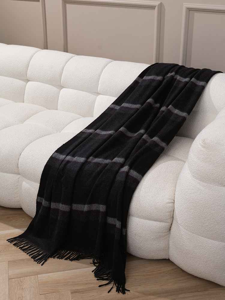 SCHWARZER KASCHMIRPLAID